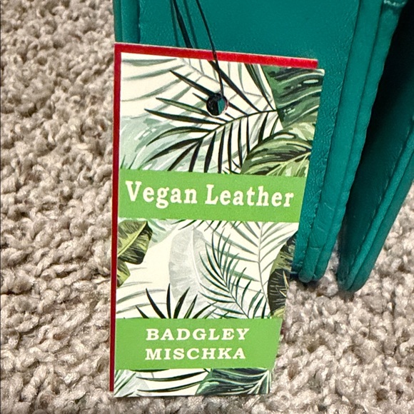 Badgley Mischka Turquoise Green Quilted Mini crossbody Bag - Picture 4 of 9